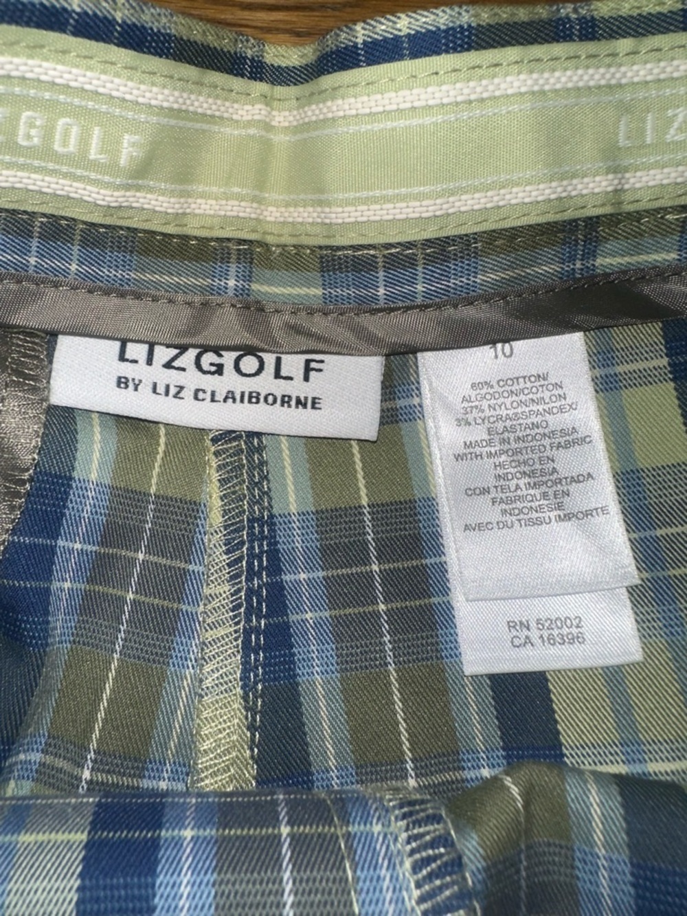 LIZGOLF by Liz Claiborne Women's Plaid Shorts with Rubber Waistband - Picture 2 of 7
